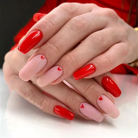 oval valentine nails